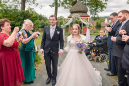 Svatba_Kamila a Jiri_Spalene Porici_FB-0188